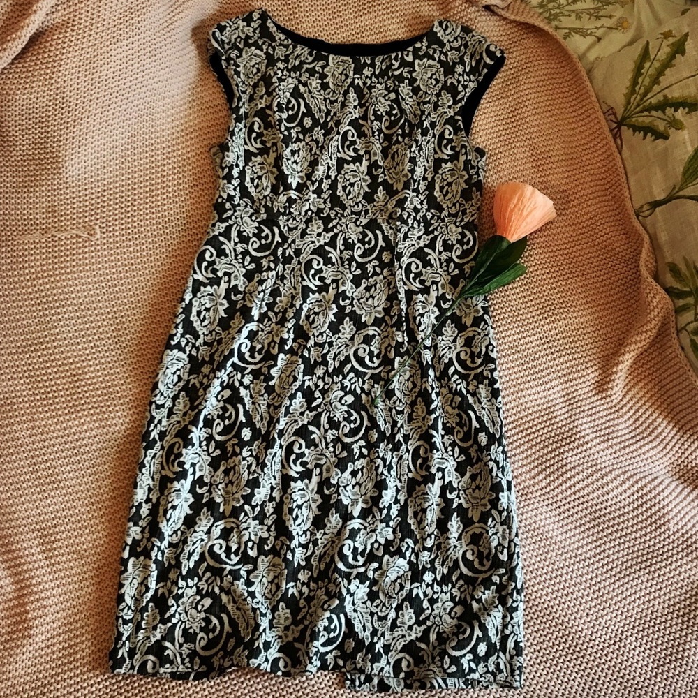 sleeveless black & white floral dress
